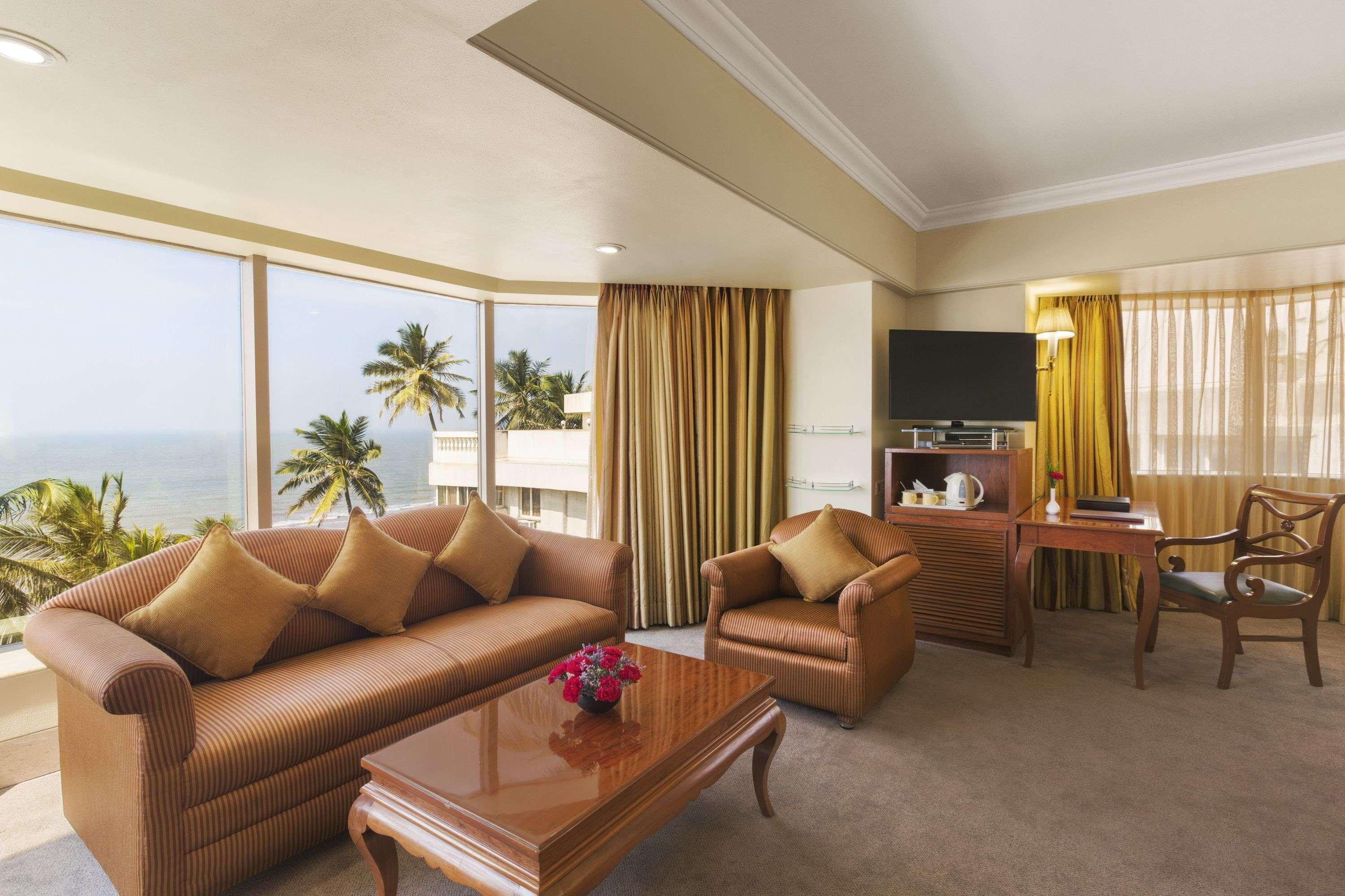Ramada Plaza By Wyndham Palm Grove Hotel