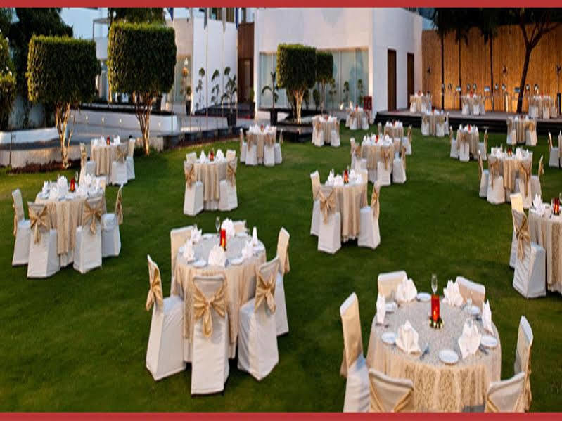Ramada Plaza By Wyndham Palm Grove Hotel Bombaj